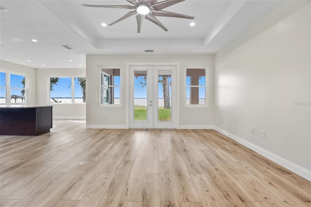 For Sale: $885,000 (3 beds, 2 baths, 1597 Square Feet)