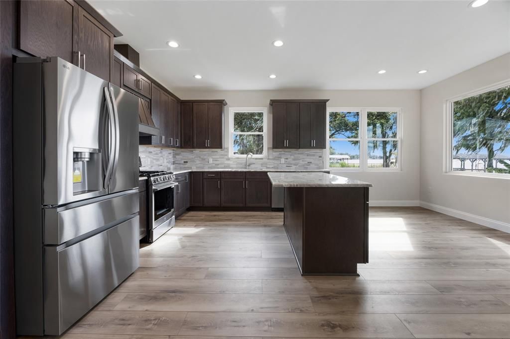 For Sale: $885,000 (3 beds, 2 baths, 1597 Square Feet)