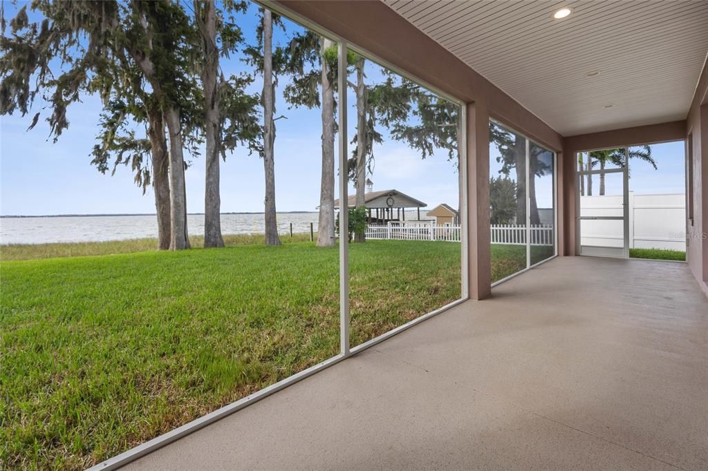 For Sale: $885,000 (3 beds, 2 baths, 1597 Square Feet)