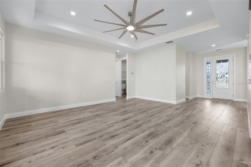 For Sale: $885,000 (3 beds, 2 baths, 1597 Square Feet)