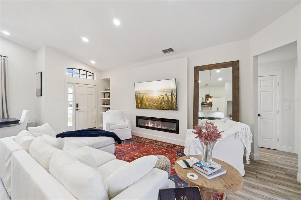 For Sale: $445,000 (3 beds, 2 baths, 1547 Square Feet)