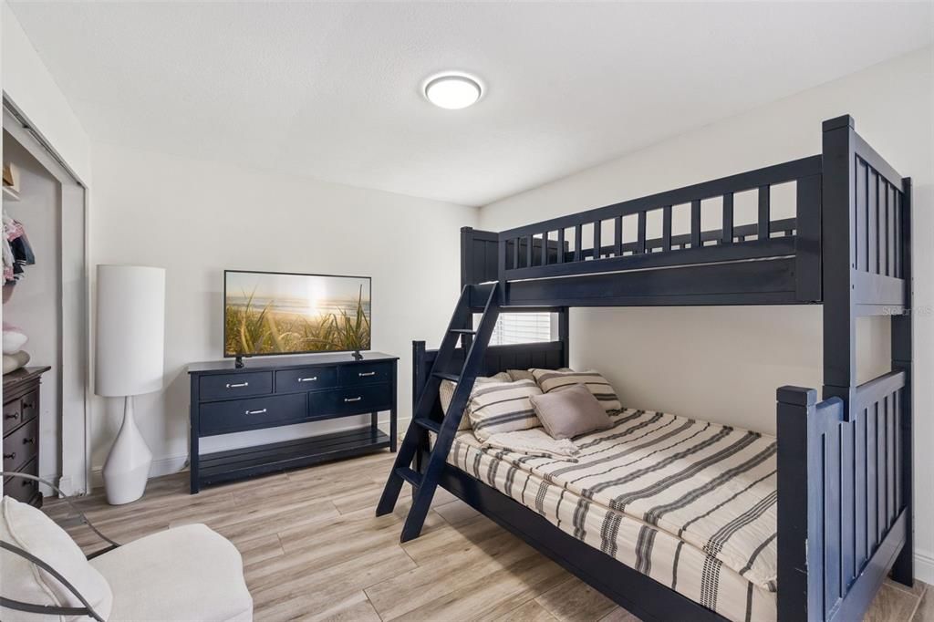 For Sale: $445,000 (3 beds, 2 baths, 1547 Square Feet)