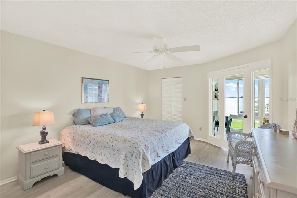 For Sale: $649,000 (2 beds, 2 baths, 1377 Square Feet)