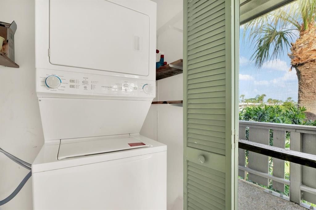 For Sale: $649,000 (2 beds, 2 baths, 1377 Square Feet)