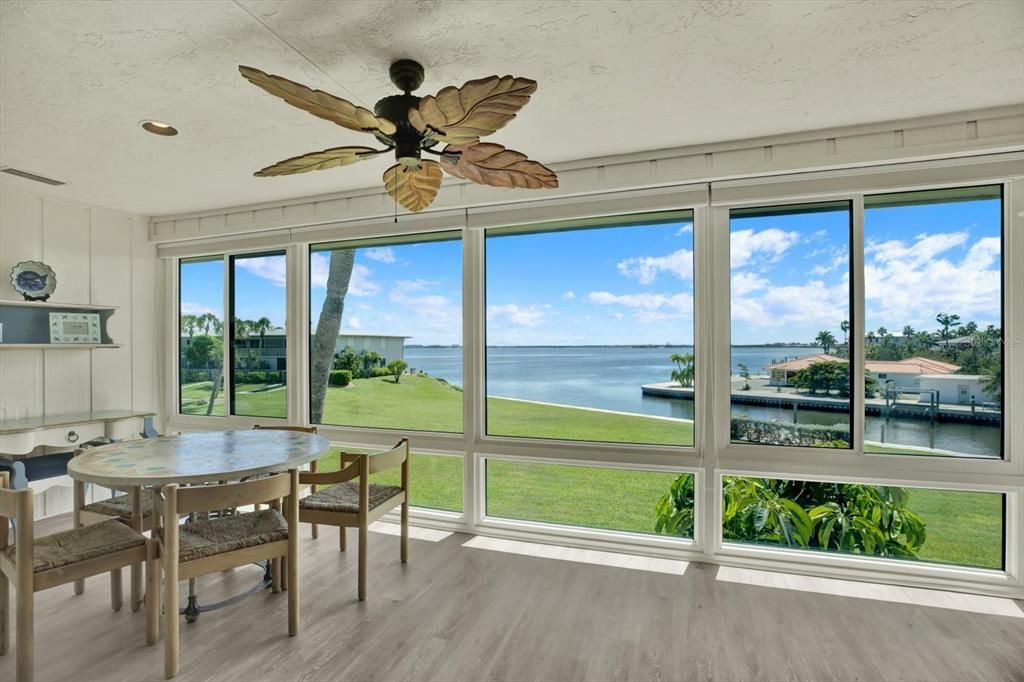 For Sale: $649,000 (2 beds, 2 baths, 1377 Square Feet)