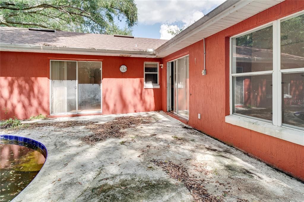 合同活跃: $285,000 (3 贝兹, 2 浴室, 1769 平方英尺)