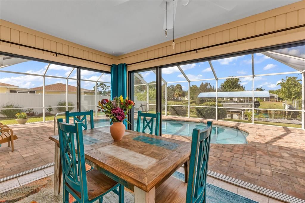 Active With Contract: $380,000 (2 beds, 2 baths, 1135 Square Feet)