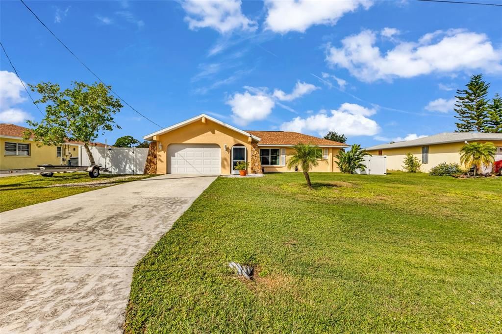 Active With Contract: $380,000 (2 beds, 2 baths, 1135 Square Feet)