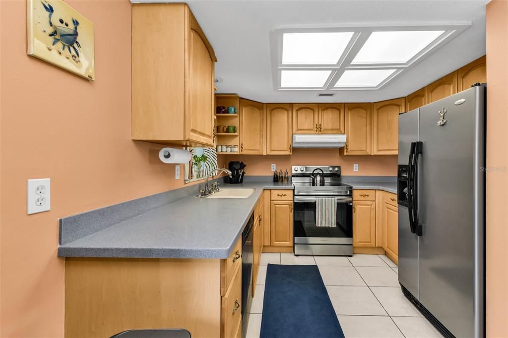 Active With Contract: $380,000 (2 beds, 2 baths, 1135 Square Feet)