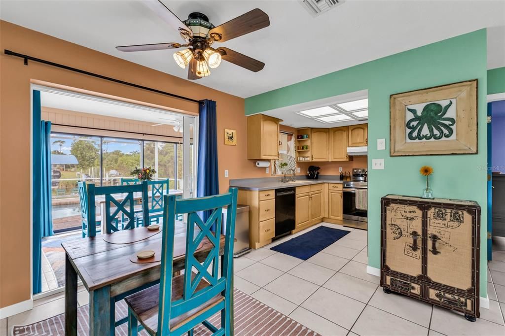 Active With Contract: $380,000 (2 beds, 2 baths, 1135 Square Feet)