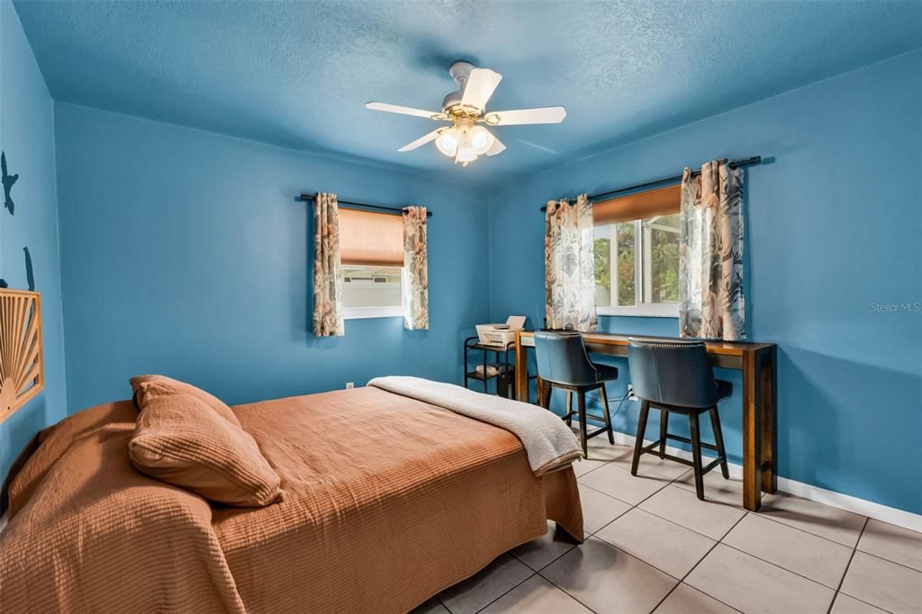 Active With Contract: $380,000 (2 beds, 2 baths, 1135 Square Feet)