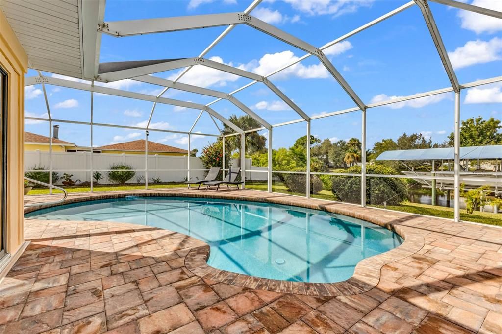 Active With Contract: $380,000 (2 beds, 2 baths, 1135 Square Feet)