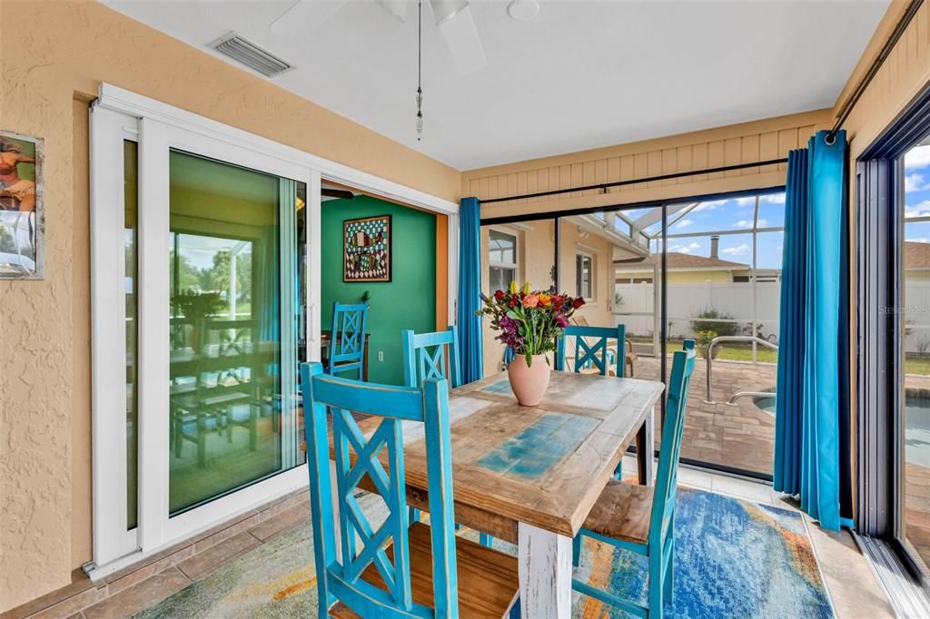 Active With Contract: $380,000 (2 beds, 2 baths, 1135 Square Feet)