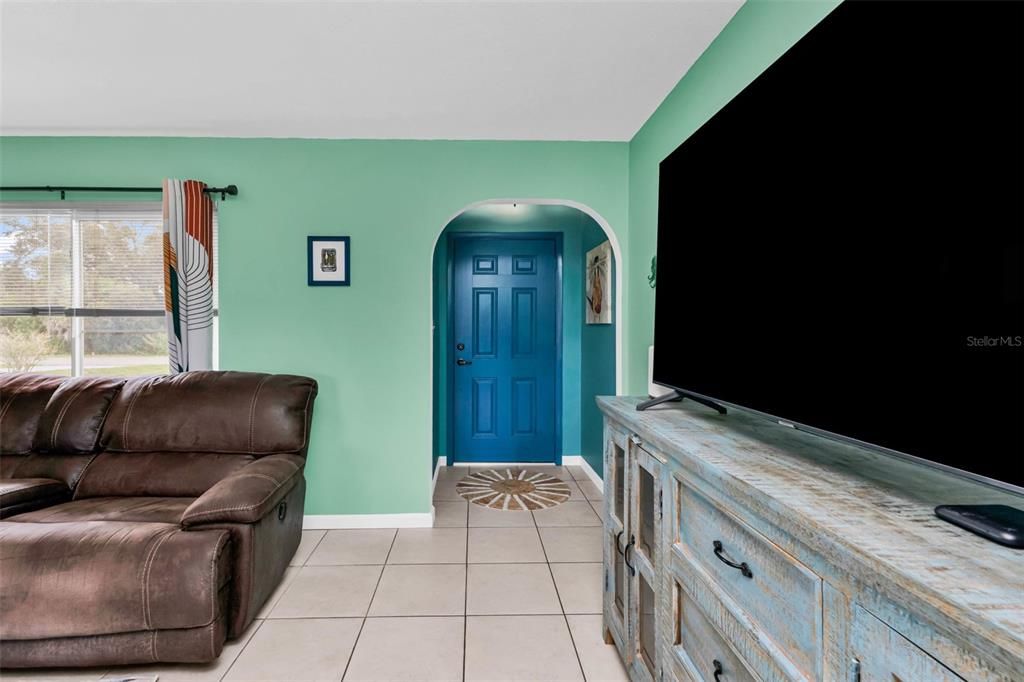 Active With Contract: $380,000 (2 beds, 2 baths, 1135 Square Feet)