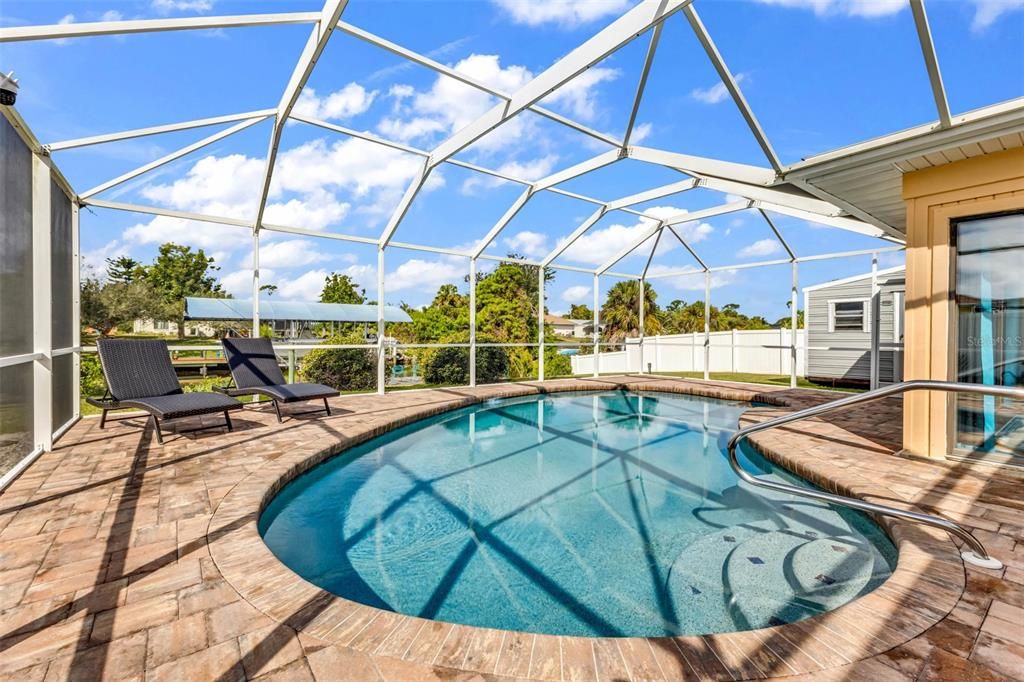 Active With Contract: $380,000 (2 beds, 2 baths, 1135 Square Feet)