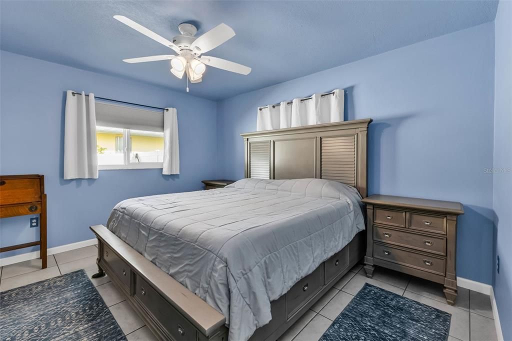 Active With Contract: $380,000 (2 beds, 2 baths, 1135 Square Feet)