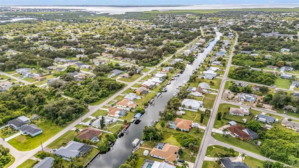 Active With Contract: $380,000 (2 beds, 2 baths, 1135 Square Feet)