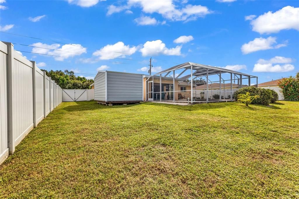 Active With Contract: $380,000 (2 beds, 2 baths, 1135 Square Feet)