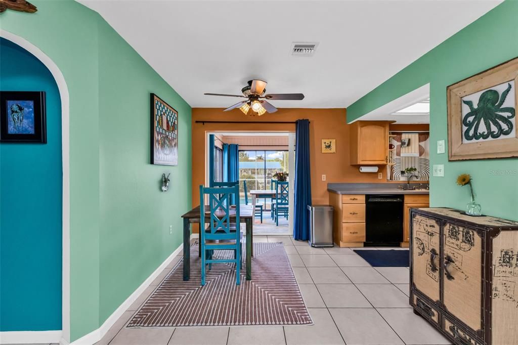 Active With Contract: $380,000 (2 beds, 2 baths, 1135 Square Feet)