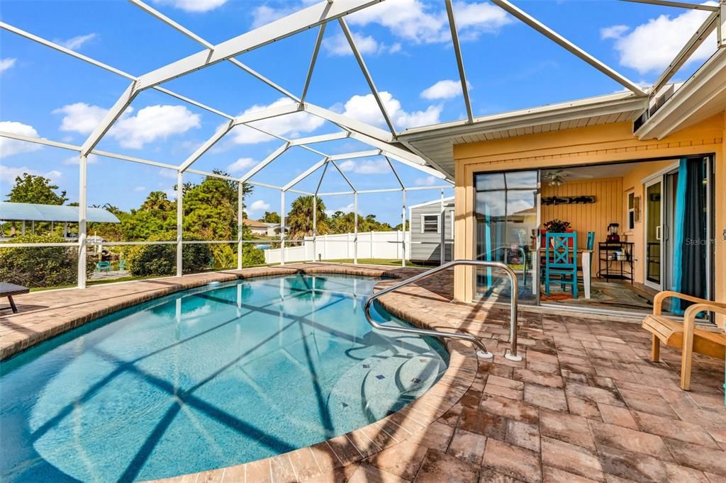 Active With Contract: $380,000 (2 beds, 2 baths, 1135 Square Feet)