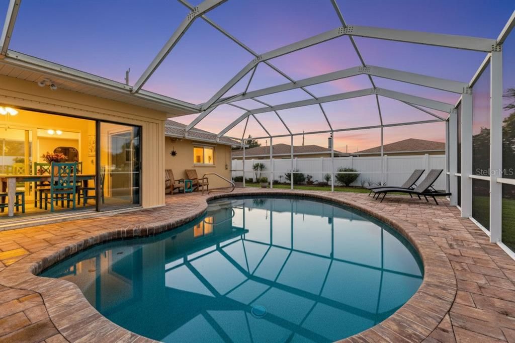 Active With Contract: $380,000 (2 beds, 2 baths, 1135 Square Feet)