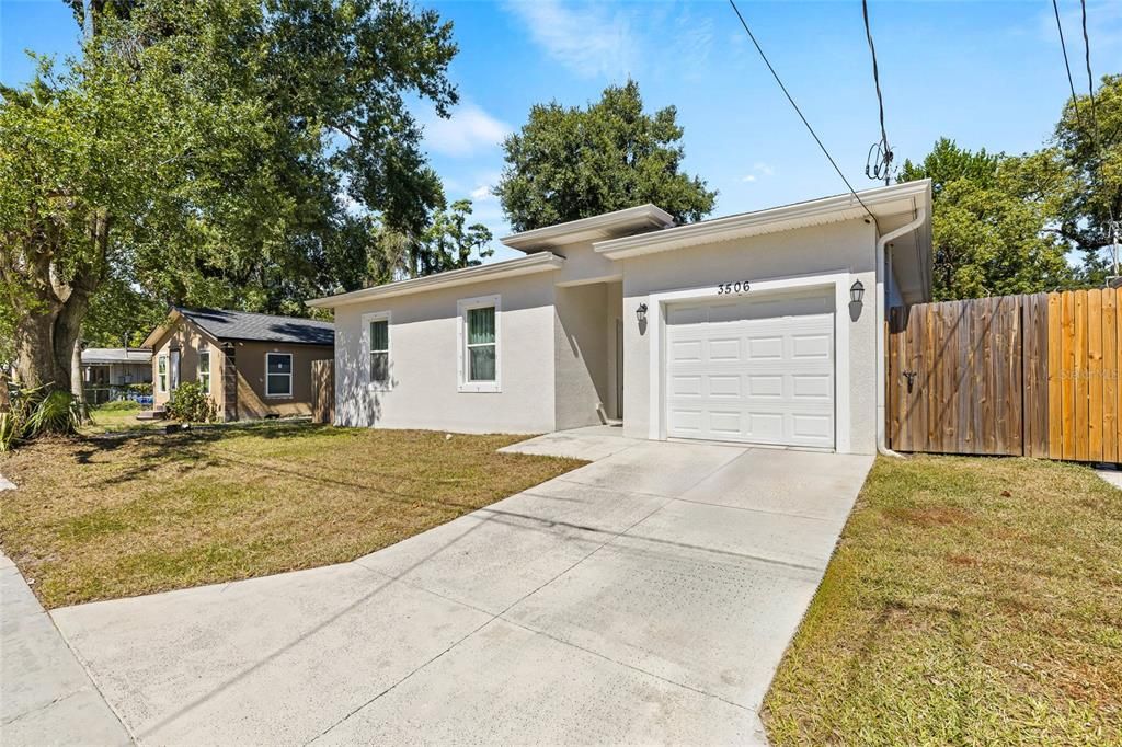 Под контрактом: $369,990 (3 спален, 2 ванн, 1379 Квадратных фут)