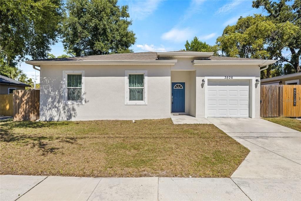 Под контрактом: $369,990 (3 спален, 2 ванн, 1379 Квадратных фут)