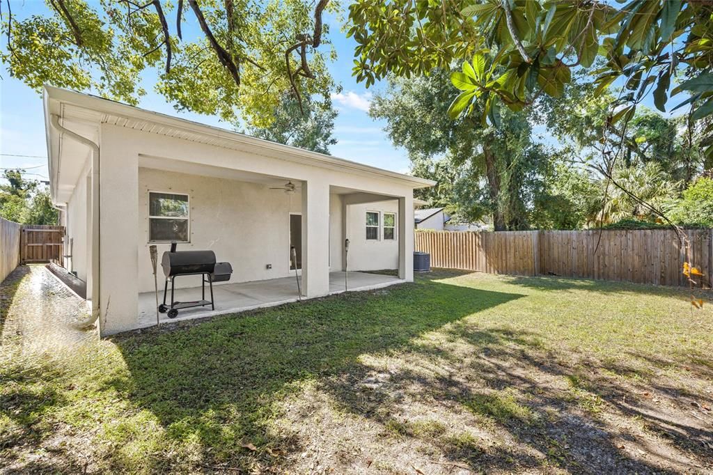 Под контрактом: $369,990 (3 спален, 2 ванн, 1379 Квадратных фут)