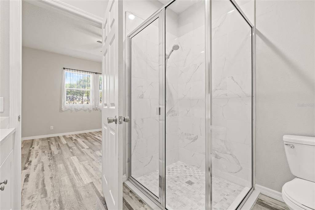 Под контрактом: $369,990 (3 спален, 2 ванн, 1379 Квадратных фут)