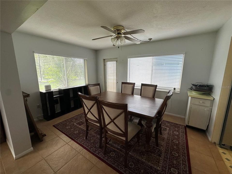 Active With Contract: $179,000 (2 beds, 2 baths, 1195 Square Feet)