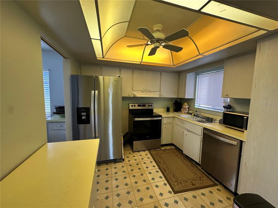 Active With Contract: $179,000 (2 beds, 2 baths, 1195 Square Feet)