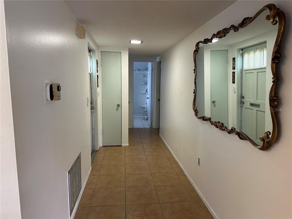 Active With Contract: $179,000 (2 beds, 2 baths, 1195 Square Feet)