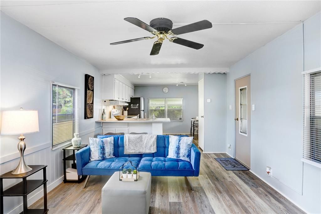 Active With Contract: $88,000 (2 beds, 1 baths, 672 Square Feet)