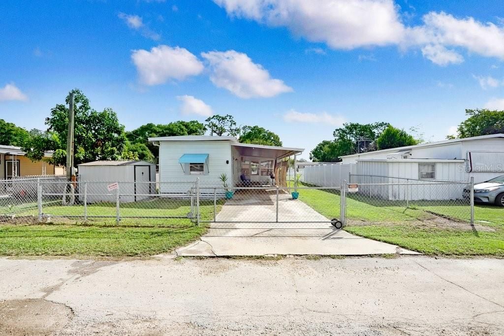 Active With Contract: $88,000 (2 beds, 1 baths, 672 Square Feet)