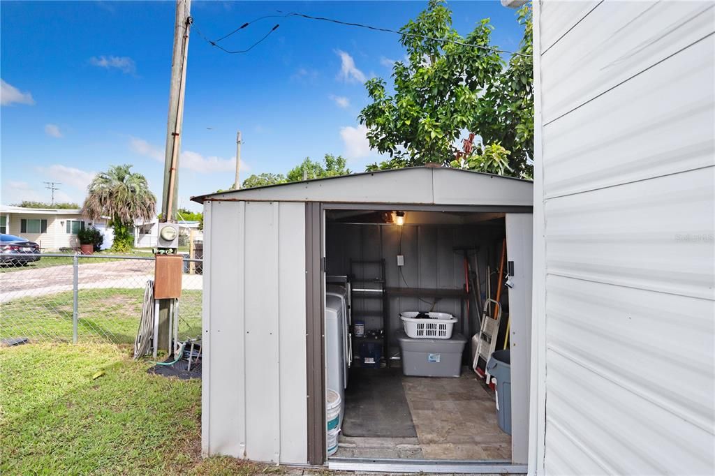 Active With Contract: $88,000 (2 beds, 1 baths, 672 Square Feet)