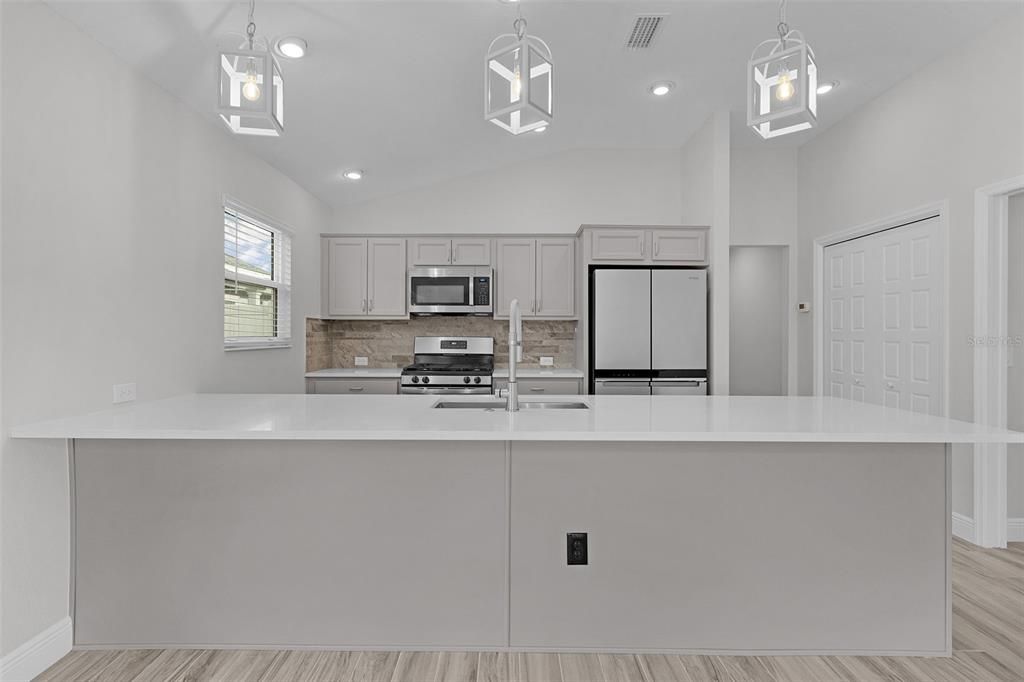 En Venta: $494,000 (3 camas, 2 baños, 1484 Pies cuadrados)