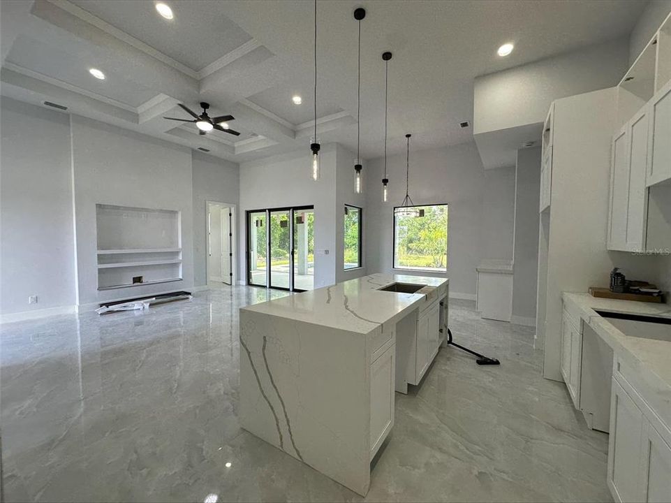 待售: $615,000 (4 贝兹, 3 浴室, 1931 平方英尺)