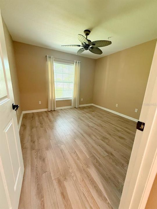 待售: $220,000 (2 贝兹, 2 浴室, 1045 平方英尺)