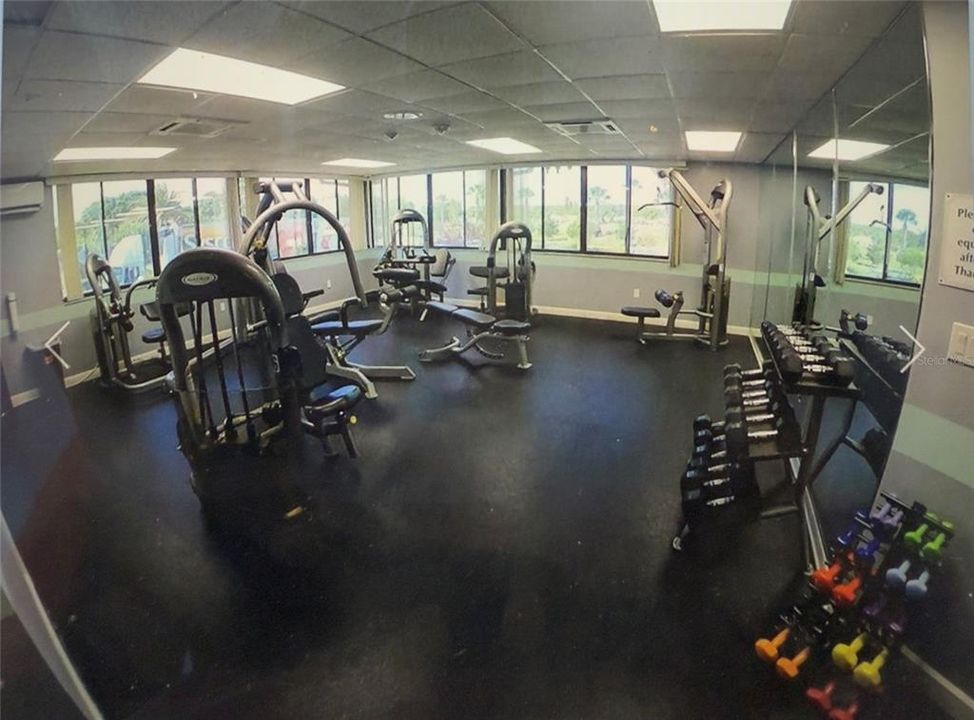 待售: $220,000 (2 贝兹, 2 浴室, 1045 平方英尺)