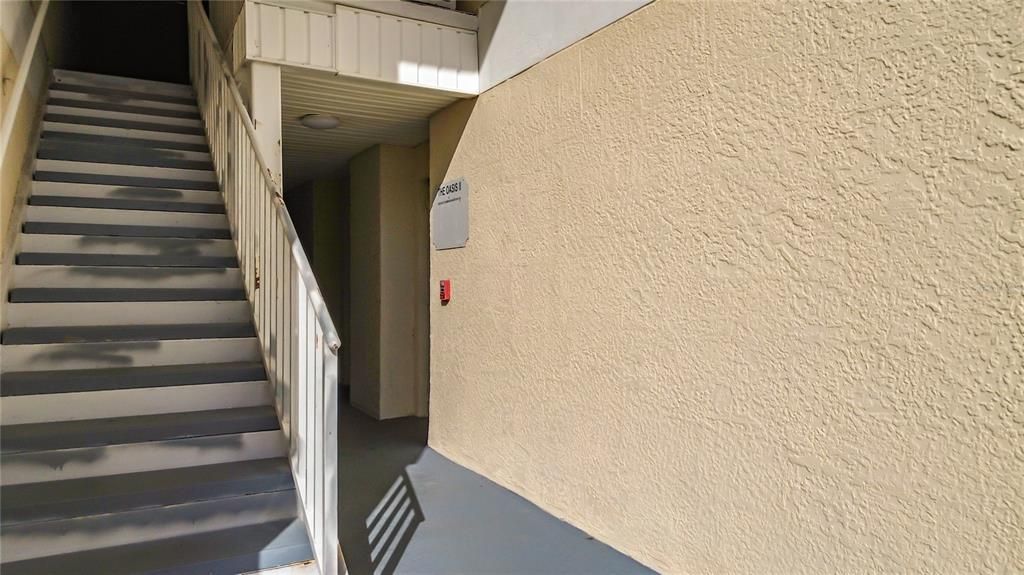 待售: $220,000 (2 贝兹, 2 浴室, 1045 平方英尺)