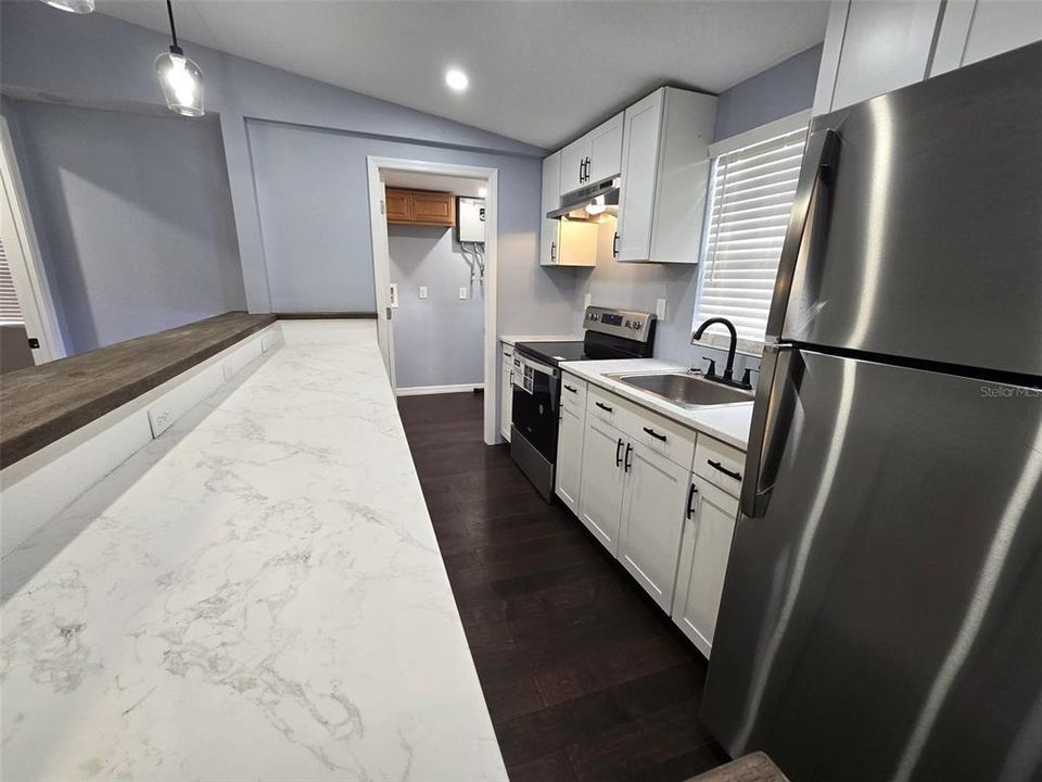 На продажу: $339,900 (3 спален, 2 ванн, 1100 Квадратных фут)