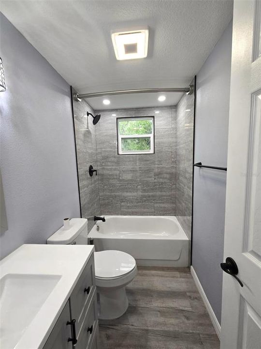 На продажу: $339,900 (3 спален, 2 ванн, 1100 Квадратных фут)