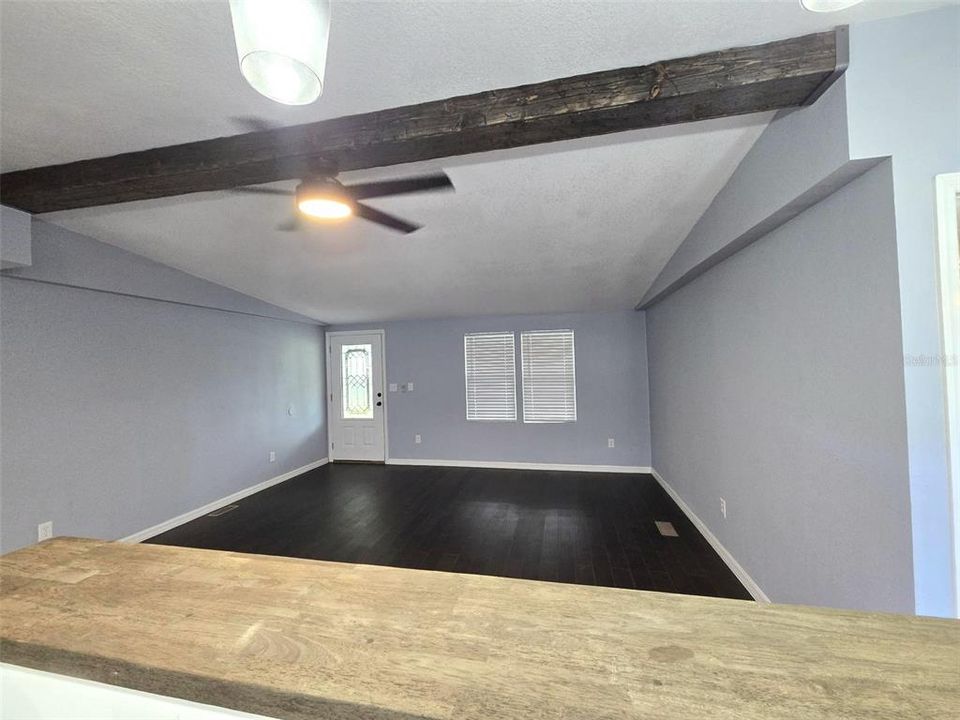 На продажу: $339,900 (3 спален, 2 ванн, 1100 Квадратных фут)