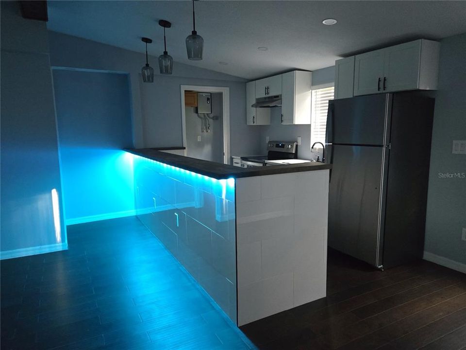 На продажу: $339,900 (3 спален, 2 ванн, 1100 Квадратных фут)