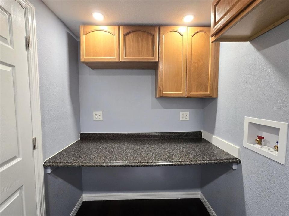 На продажу: $339,900 (3 спален, 2 ванн, 1100 Квадратных фут)