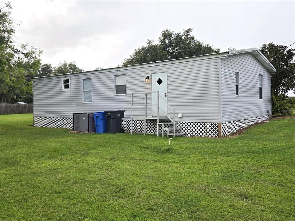 На продажу: $339,900 (3 спален, 2 ванн, 1100 Квадратных фут)