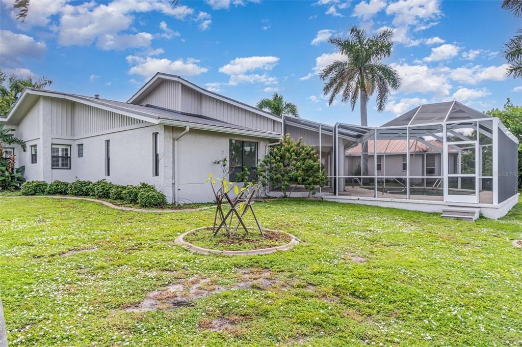 Active With Contract: $829,950 (3 beds, 3 baths, 2230 Square Feet)