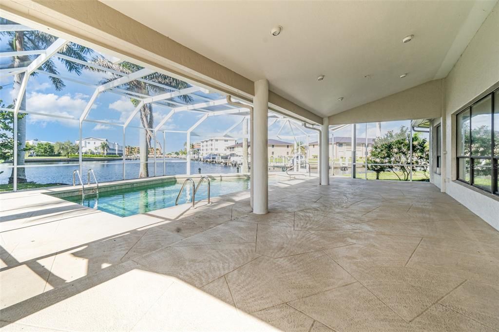 Active With Contract: $829,950 (3 beds, 3 baths, 2230 Square Feet)