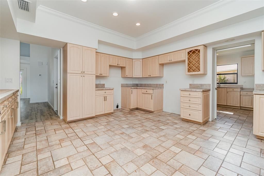 Active With Contract: $829,950 (3 beds, 3 baths, 2230 Square Feet)