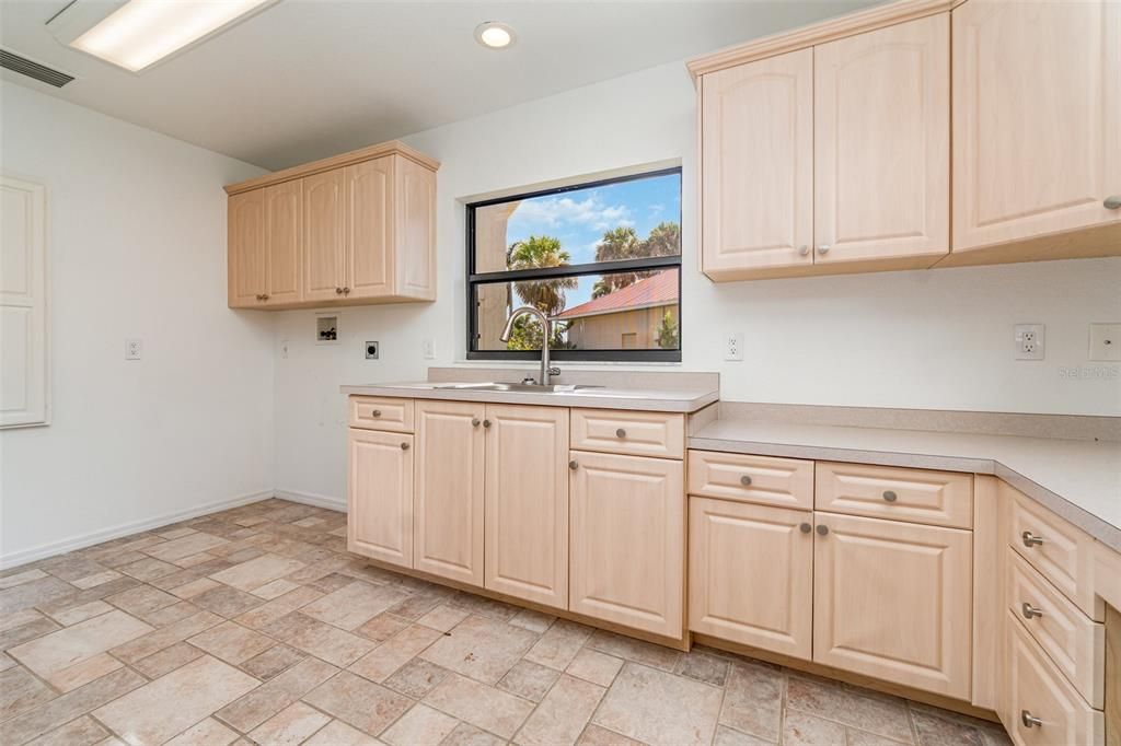 Active With Contract: $829,950 (3 beds, 3 baths, 2230 Square Feet)